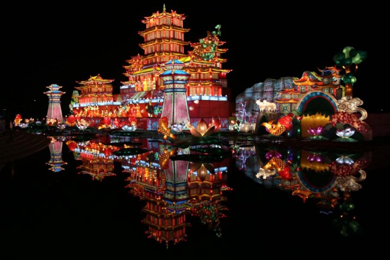 自贡花灯与呼图壁彩灯文化